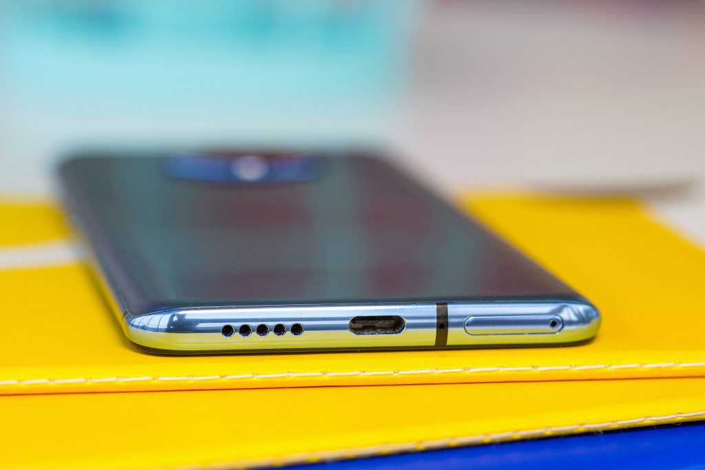 OnePlus 7T sim slot and charging port