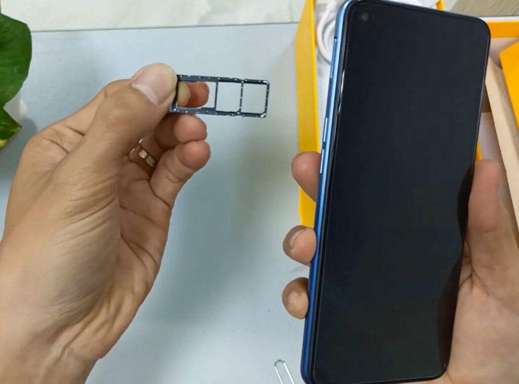Realme 7 Unboxing live image 3
