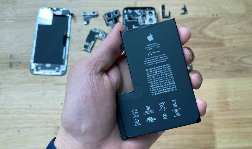 Apple iPhone 12 Pro Max ensures maximum teardown battery power