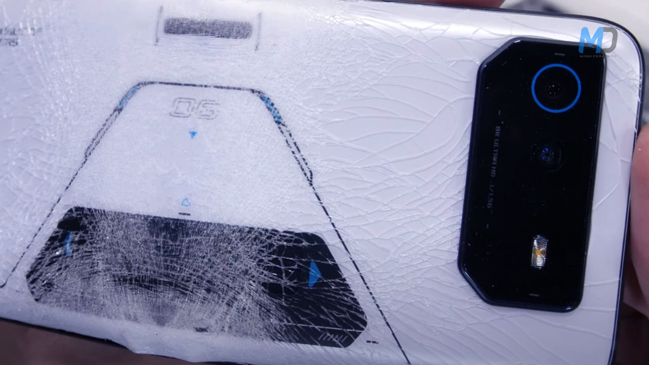 Why did the Asus ROG Phone 6 Pro snap in half when bent?