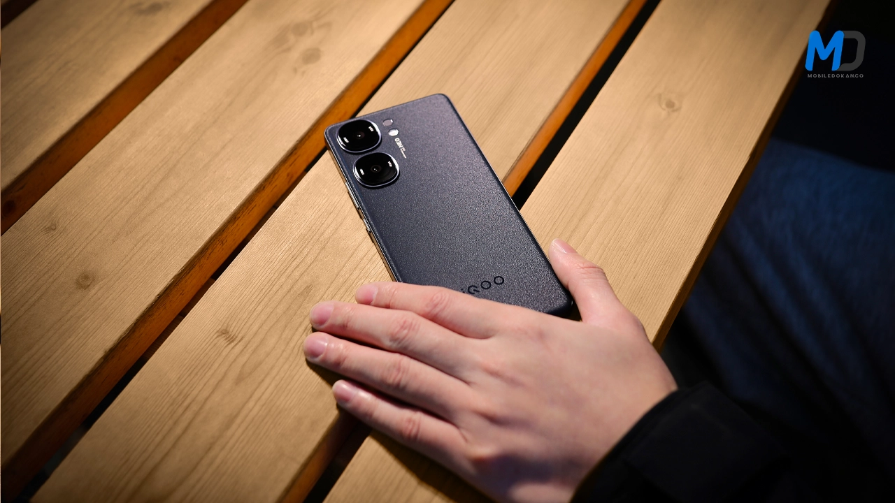 iQOO Neo9 live photos emerge online, showcase unique design