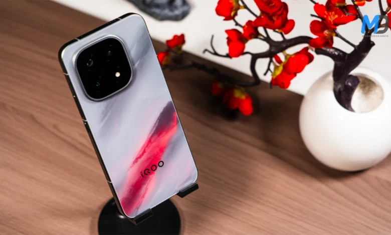 iQOO 15 goes official with Snapdragong 8 Elite Gen 5, 144Hz AMOLED, and a massive 7,000mAh battery