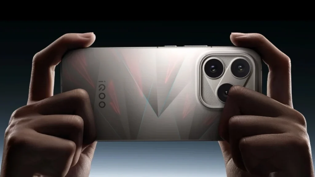 iQOO 16 triple 50MP rear camera setup